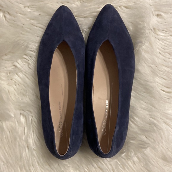 Ecco Blue Suede Flats Sleek Minimalist Design size US 6 BNWOT see photos - Picture 4 of 12